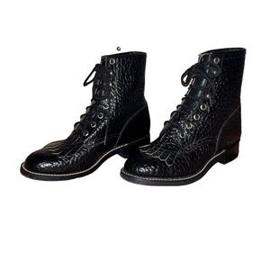 Vintage Women’s Justin Diamond J Black Bullhide lacer shoes.